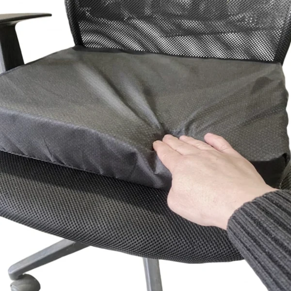 Hand-Pressing-on-Gel-Memory-Foam-Seat-Cushion.webp Hand-Pressing-on-Gel-Memory-Foam-Seat-Cushion.webp