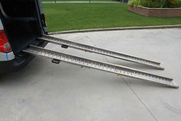 Removable-ramps-for-vehicles.jpeg